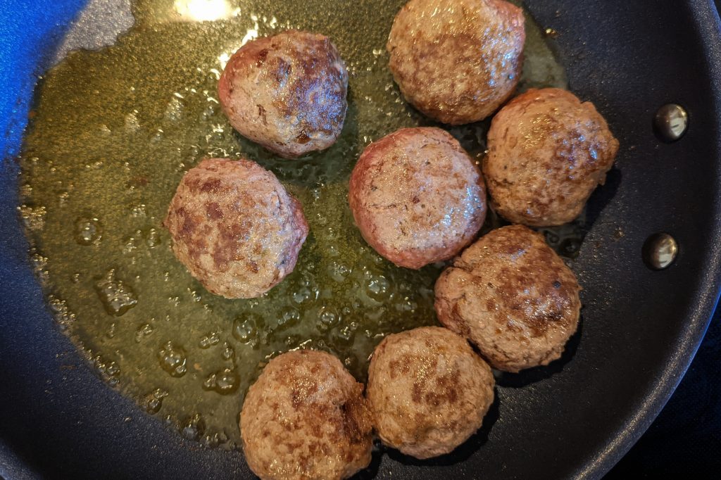 fry the meat balls for kefta tagine.