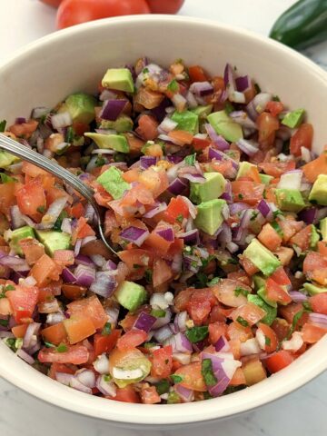 Fresh and Easy Chunky Salsa with Cilantro and Avocado