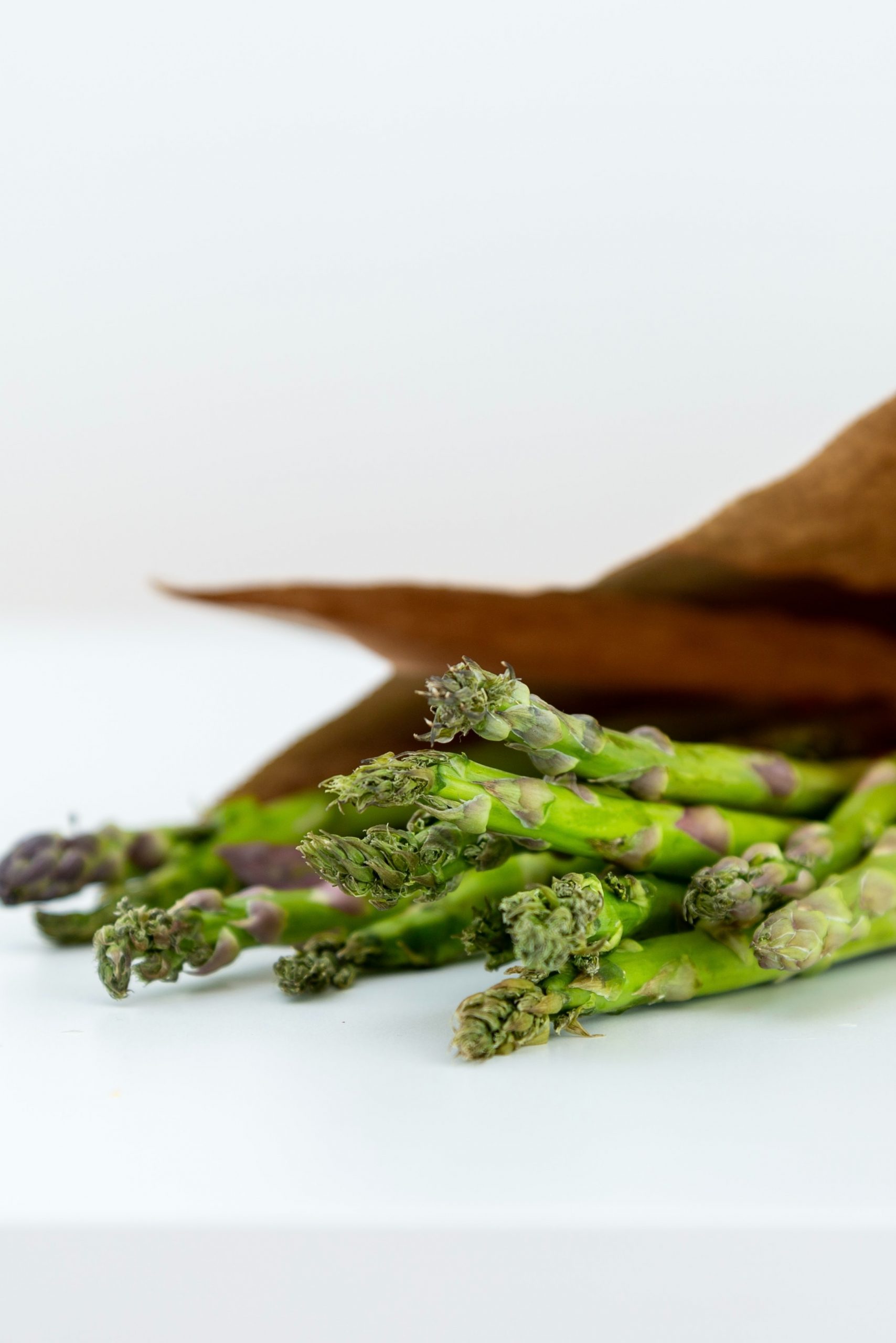 Avoid selecting asparagus with broken tips; they should be tightly closed..