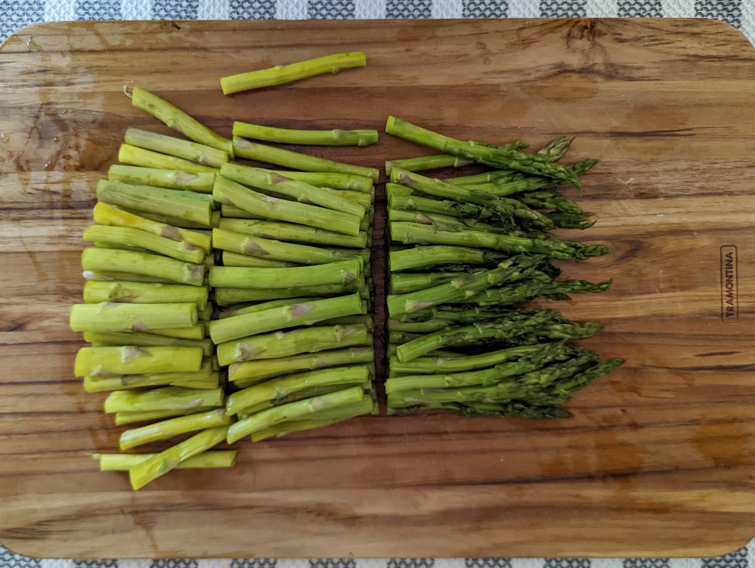 Cut the asparagus into 2-inch pieces.