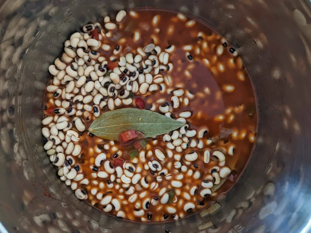 All of the ingredients for black eyed peas in the Instant Pot