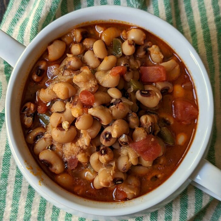 Instant Pot black eyed peas in a bowl.