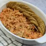 havuç tarator in a serving dish with crackers.