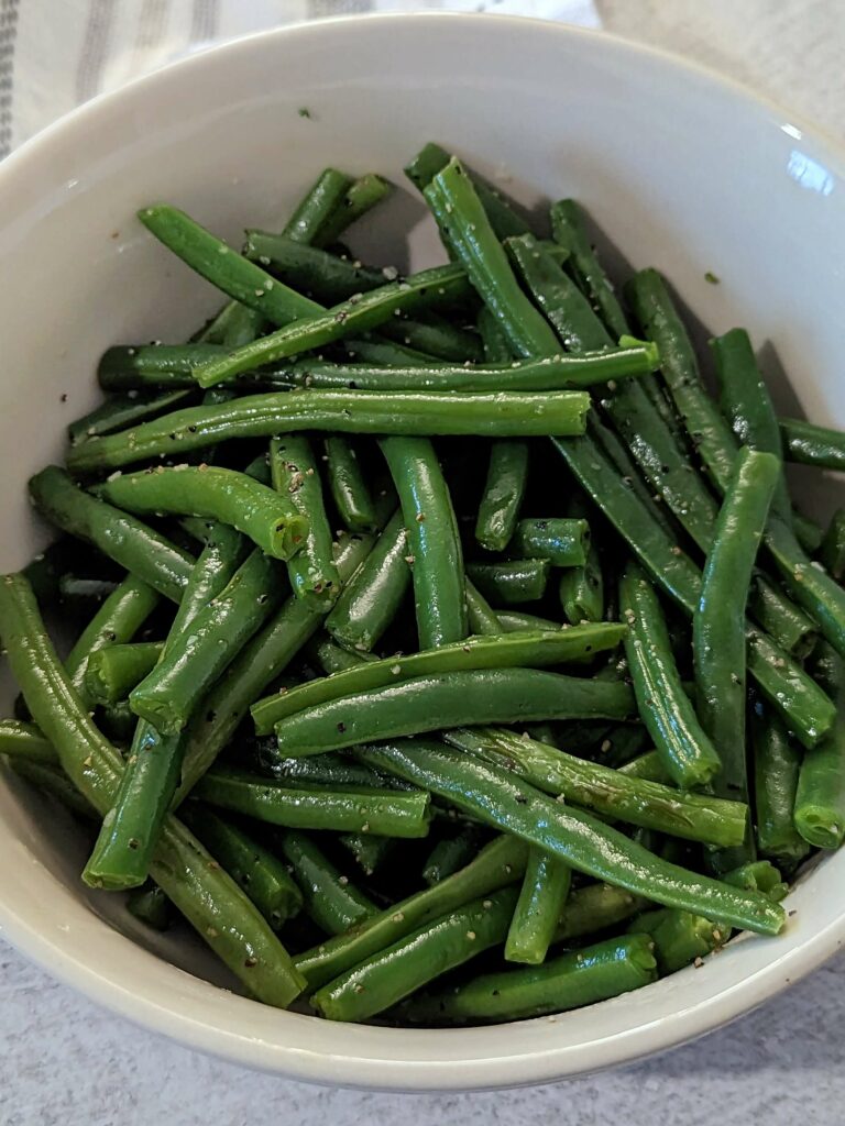 Green beans in a serving bowl.