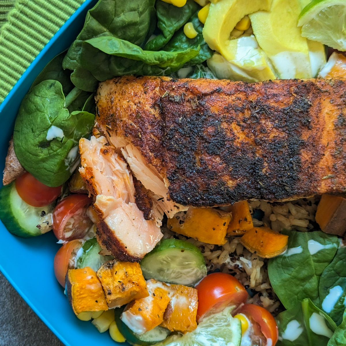 A serving of the blackened salmon bowls.